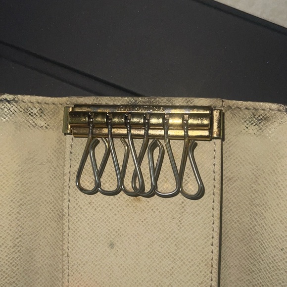 Authentic Louis Vuitton Damier Azur 6-Key Ring Holder CT0112 - Picture 9 of 12